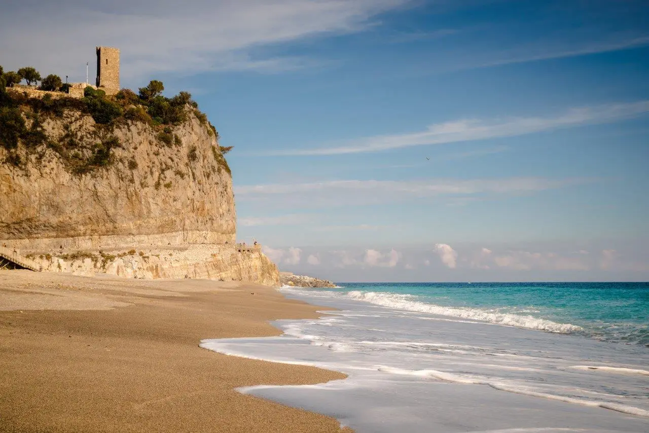 Capo San Donato e spiaggia di Finale Ligure | natura e mare – Residence Glicini